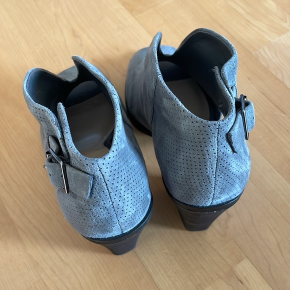 Vince Camuto suede pinhole mule booties heels - Picture 4 of 11